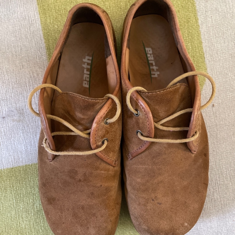 Earth lace up shoes